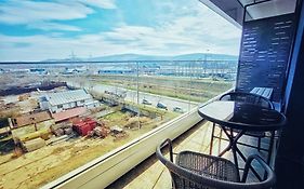 Super Apartments Near Airport With Shop & Free Parking